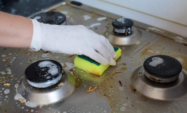 The baking soda method to clean burnt pots that restaurants swear by