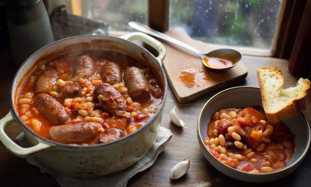 The one-pot sausage and bean stew that tastes even better the next day