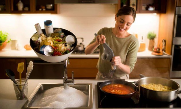 This quick kitchen habit reduces cleanup after meals