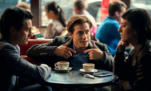 What it means when someone only talks about themselves all the time, according to psychology